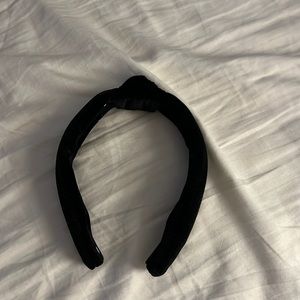 Lele Sadoughi black velvet thin headband
